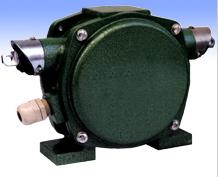 YLAX-R1紧急闭锁双向拉绳开关输送机保护拉绳开关